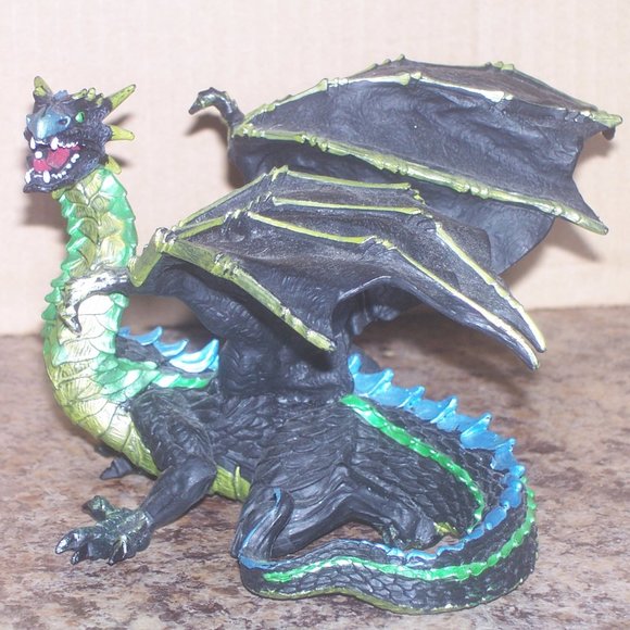 Safari Ltd Fog Dragon 10154 Mythical Realms Collection - Picture 1 of 3